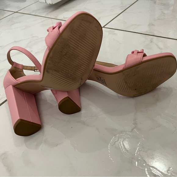 Pink high heel shoes - Picture 4 of 4
